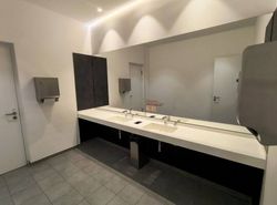 Toiletten-Spiegel im RMCC | VDR-Sponsoring